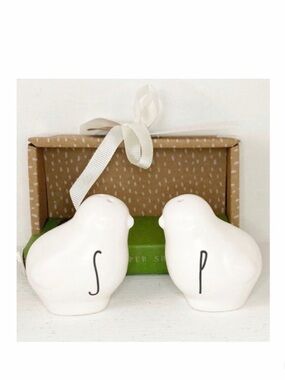 NEW Rae Dunn Farm line Baby Chick Salt and Pepper Shakers
